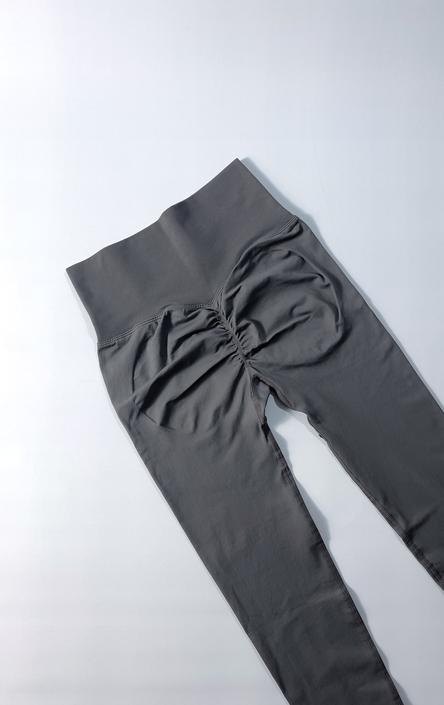 Gris Oscuro Solid Contour