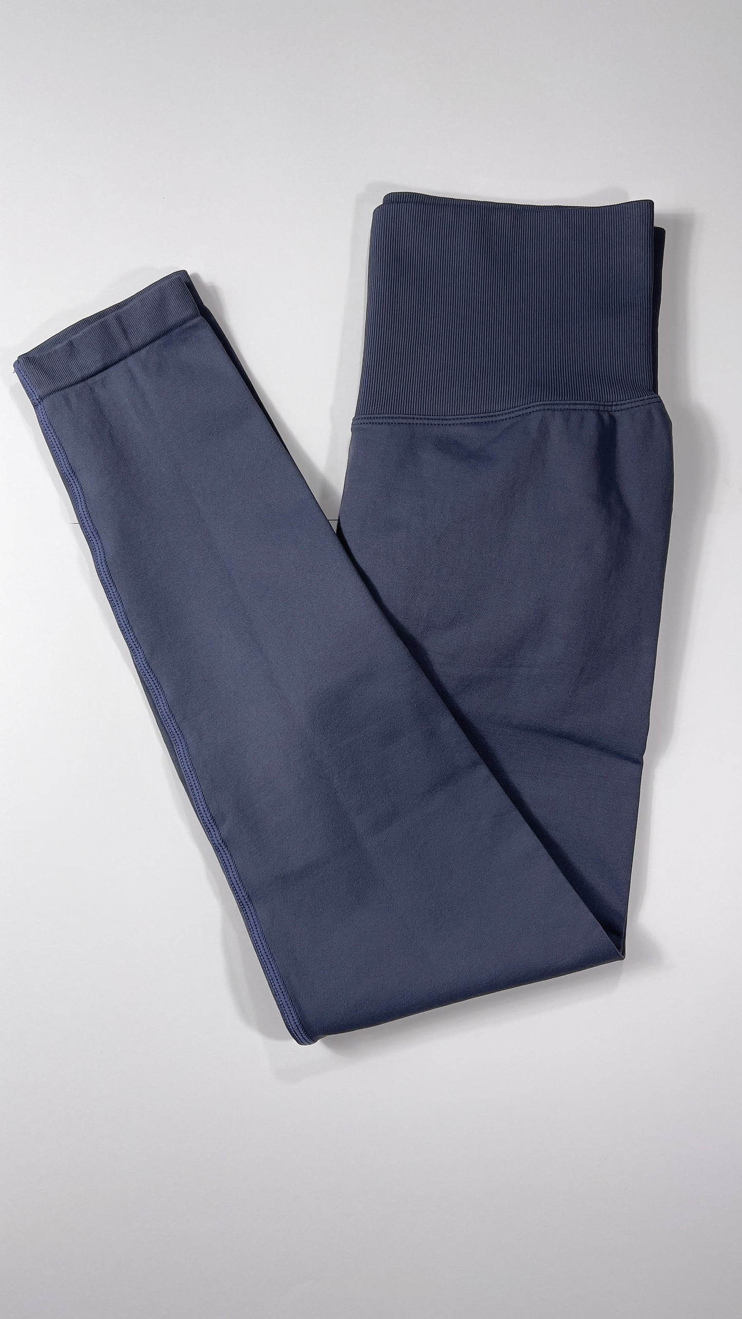 Gris Azulado Solid Contour
